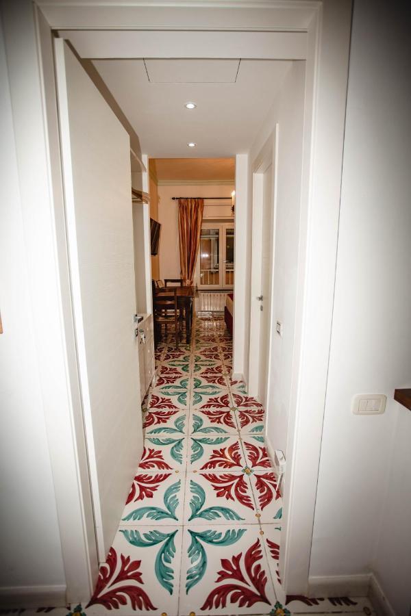 Delfini Trevi House Hotel Roma Exterior foto